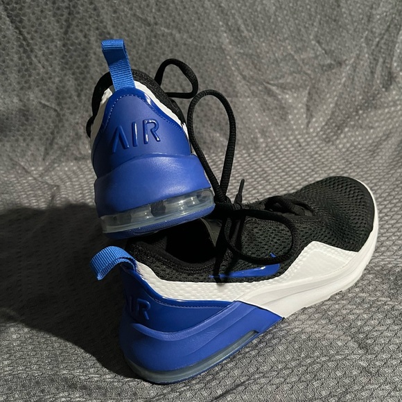 Youth’s Nike Air Max Motion 2 - Picture 4 of 7